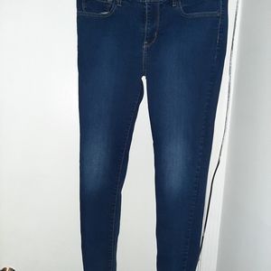 Levi's 711 True Skinny Jeans